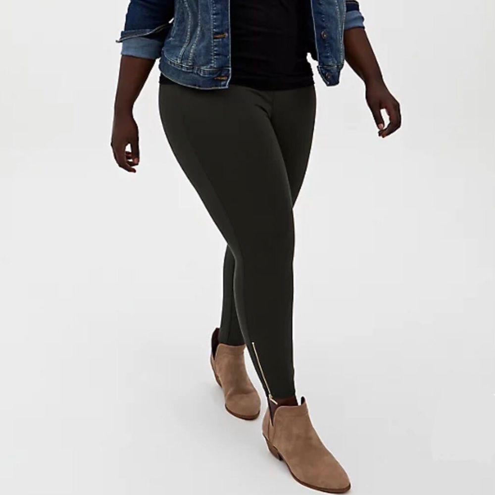 Torrid | STUDIO PONTE SLIM FIX FOREST GREEN ZIP HEM PIXIE PANT | 4R